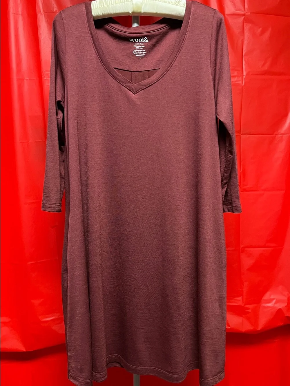 Wool& Soft V-Neck Long Sleeve Dress in Burgundy